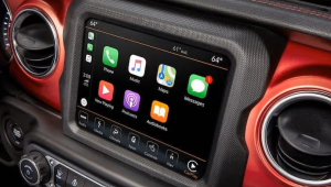 Mastering Apple CarPlay and Android Auto in your Jeep Wrangler at Russell Barnett CDJR