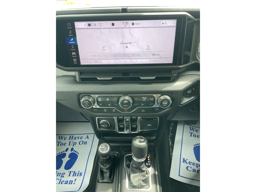 2026 Jeep Wrangler RIGHT HAND DRIVE