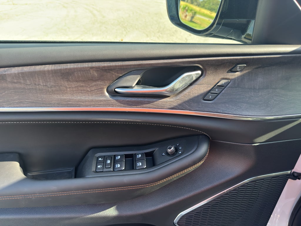 2025 Jeep Grand Cherokee Overland