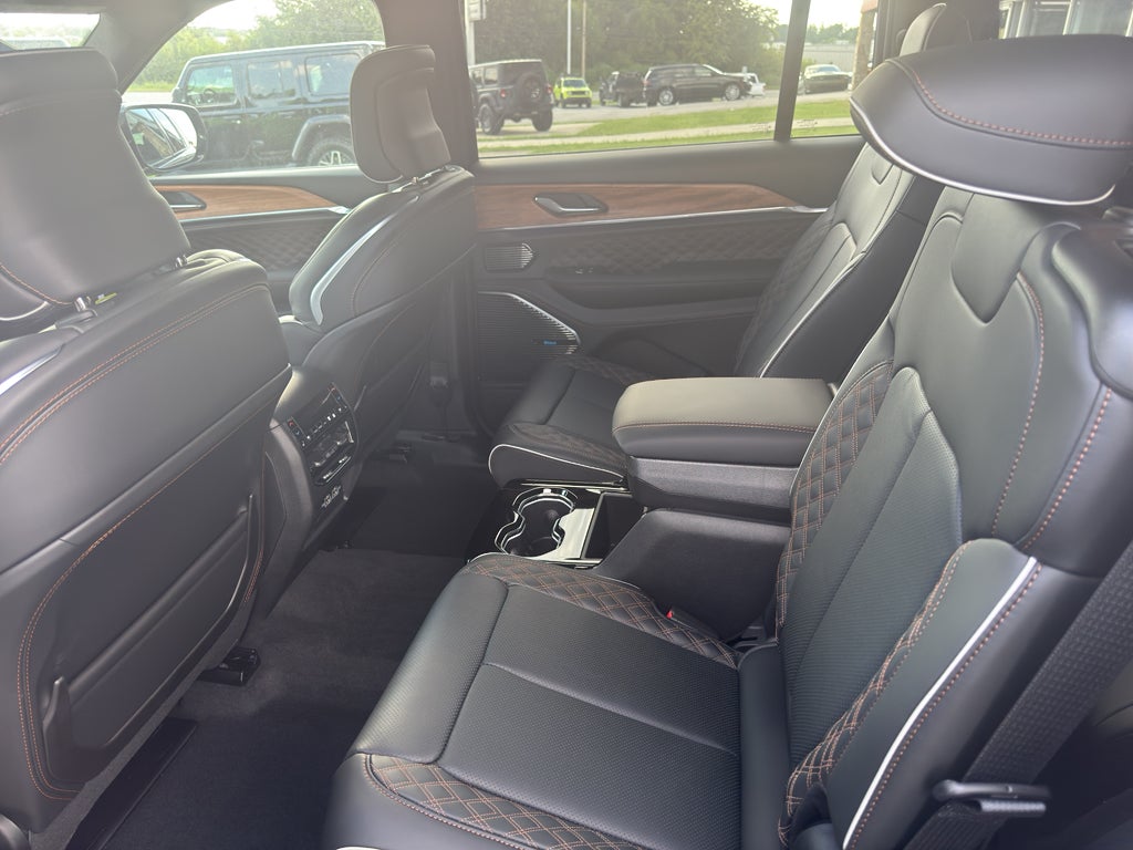 2025 Jeep Grand Cherokee Summit Reserve