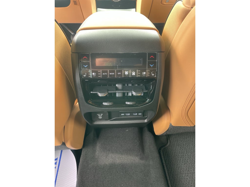 2026 Jeep Grand Cherokee Summit