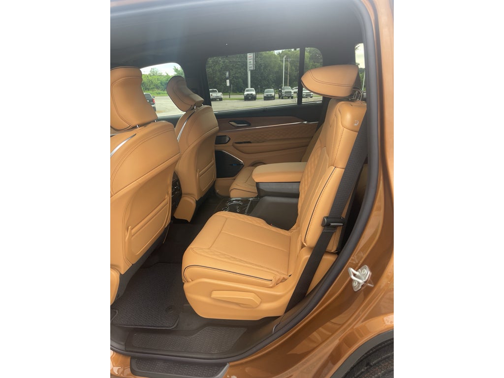 2026 Jeep Grand Cherokee Summit