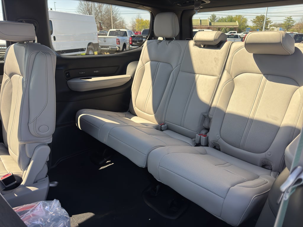 2026 Jeep Grand Wagoneer Base