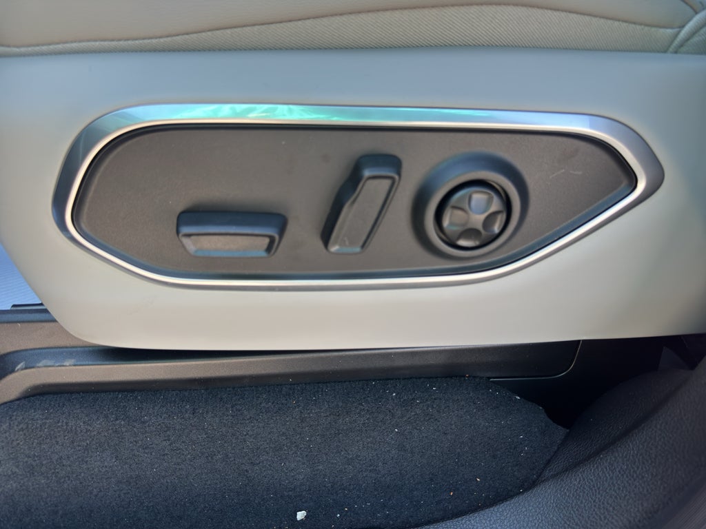 2026 Jeep Grand Wagoneer Base