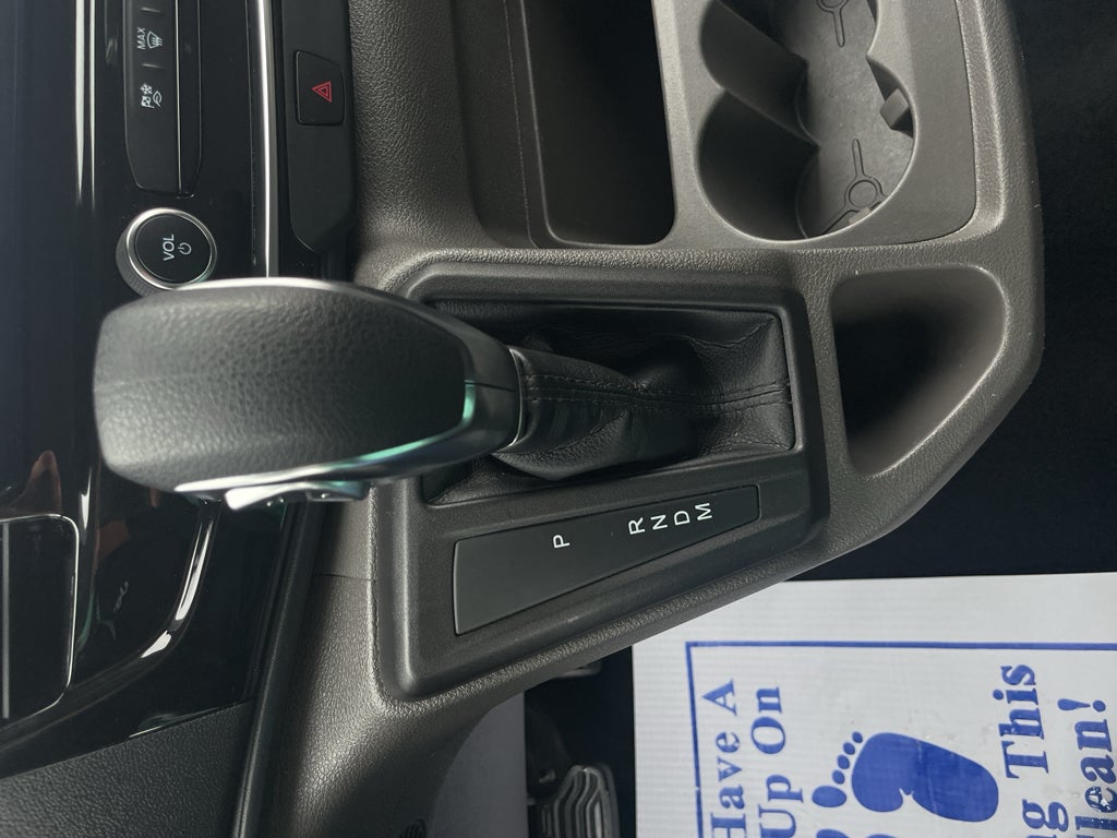 2024 Ford Transit Wagon XLT