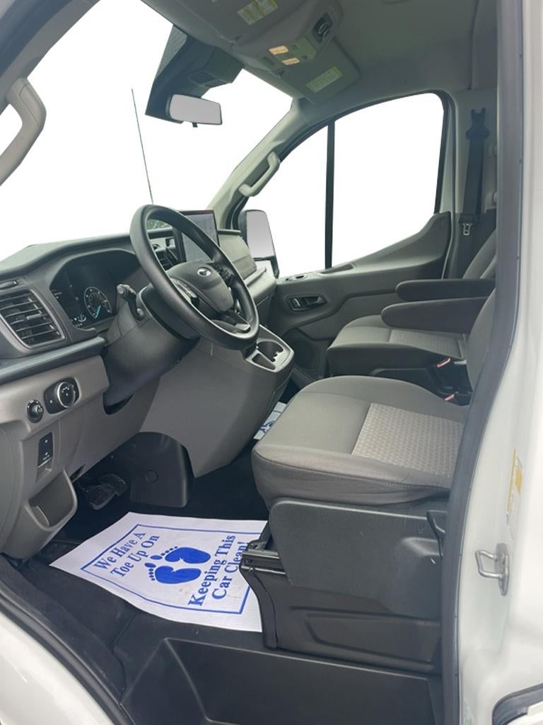 2024 Ford Transit Wagon XLT