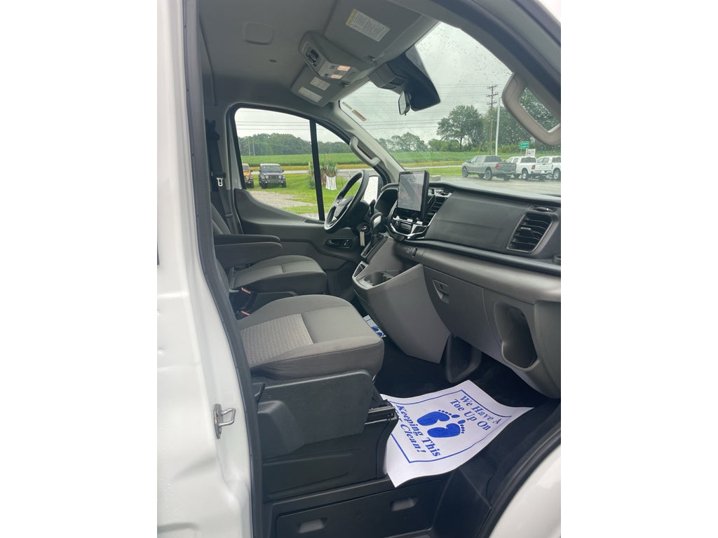 2024 Ford Transit Wagon XLT