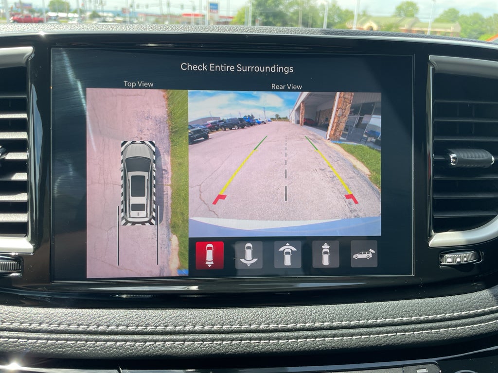 2027 Chrysler Pacifica Select