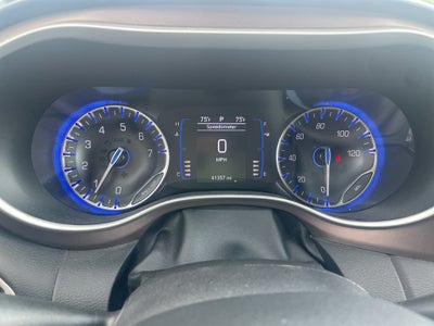 2023 Chrysler Voyager LX