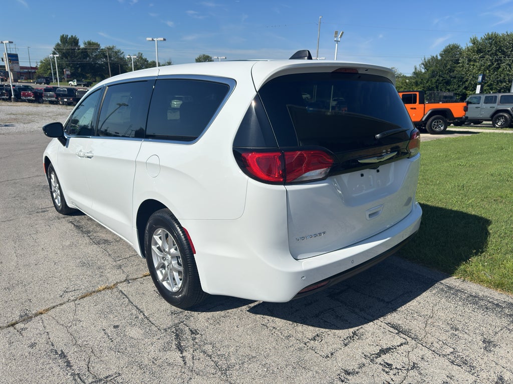 2026 Chrysler Voyager LX