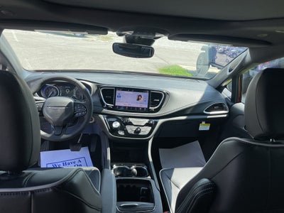 2027 Chrysler Pacifica Limited